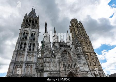 Rouen, historische Stadt in Frankreich, die Kathedrale Notre-Dame im mittelalterlichen Zentrum Stockfoto