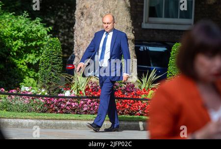 London, England, Großbritannien. 4.. Juli 2022. Der Minister für Politik und Leiter der politischen Einheit des Premierministers, ANDREW GRIFFITH, wird in der Downing Street eintreffen. (Bild: © Tayfun Salci/ZUMA Press Wire) Stockfoto