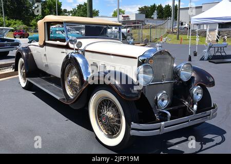 Ein 1928 Packard Cabrio, das auf einer Automobilausstellung ausgestellt ist. Stockfoto