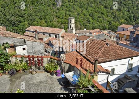 Ein Panoramablick von Orsomarso Dorf in den Bergen der Region Kalabrien, Italien Stockfoto