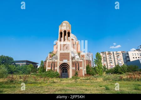 Die Christ the Saviour Serbisch-orthodoxe Kathedrale in Pristina, Kosovo. Es ist eine berühmte unvollendete serbisch-orthodoxe christliche Kirche im Kosovo Stockfoto