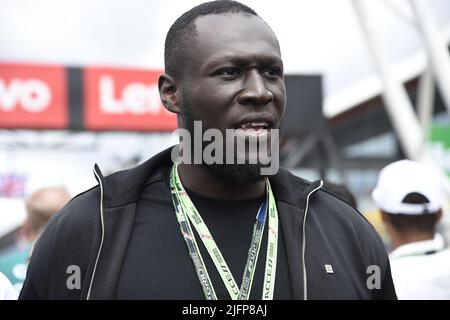 Silverstone, Großbritannien. 03.. Juli 2022. SILVERSTONE, England, 02. JULI 2022; Stormzy Credit: SPP Sport Press Photo. /Alamy Live News Stockfoto