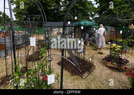 London, Großbritannien, 4.. Juli 2022, das RHS Hampton Court Palace Garden Festival 2022 öffnet vom 4.. Bis 9.. Juli. Andrew Lalchan Photography/Alamy Live News, ist ein Fest der Gartenarbeit voller Dinge, die es zu sehen und zu tun gibt Stockfoto