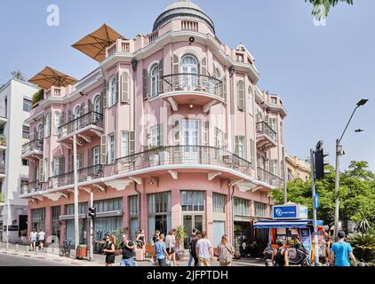 Renovierter Hotelbau im Zentrum von Tel Aviv. Stockfoto