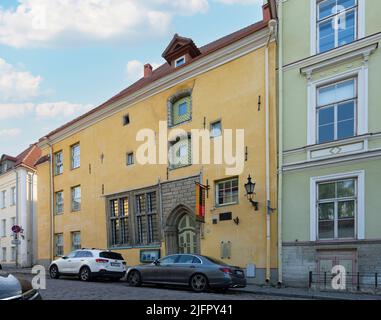 Tallinn, Estland. Juli 2022. Außenansicht des Tallin Stadtmuseums in der Altstadt Stockfoto