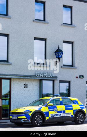 Eine Garda Síochána Station, Irisches Polizeibüro, wurde kürzlich modernisiert und erweitert, Donegal Town, County Donegal, Irland Stockfoto