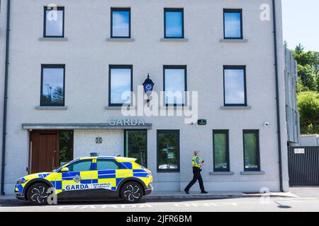 Eine Garda Síochána Station, Irisches Polizeibüro, wurde kürzlich modernisiert und erweitert, Donegal Town, County Donegal, Irland Stockfoto