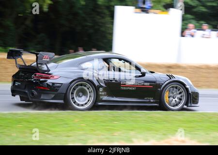 Porsche 911 GT2 RS Rennwagen beim Festival of Speed 2022 in Goodwood, Sussex, Großbritannien Stockfoto