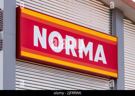 Werbe- und Firmanschild des Discounter NORMA Stockfoto