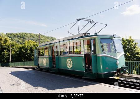 Drachenfels Railway, eine Zahnradbahn in Nordrhein-Westfalen, Deutschland. Von Königswinter zum Gipfel des Drachenfels Stockfoto