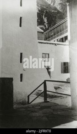 Katharinenkloster, Sinai-Halbinsel, Ägypten. 1930s. „Der Gang und die Treppe, die zum Glockenturm und zur Spitze des Minaretts führt“. Stockfoto