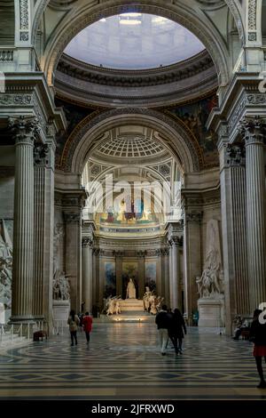 PARIS, FRANKREICH - 14. MAI 2013: Dies ist der Blick ins Pantheon in Paris. Stockfoto