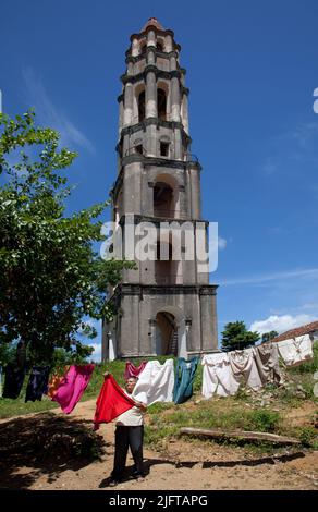 Kuba.der Torre Manacas Iznagaz ist ein Wachturm im Valle San Louis, von dem aus die spanischen Zuckerrohrplantagenbesitzer die Sklaven beobachten. Stockfoto