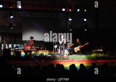 Konzert von Efecto Mariposa. Pride 2022, Fuengirola, Malaga, Spanien. Stockfoto