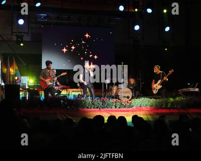 Konzert von Efecto Mariposa. Pride 2022, Fuengirola, Malaga, Spanien. Stockfoto