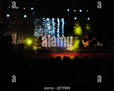 Konzert von Efecto Mariposa. Pride 2022, Fuengirola, Malaga, Spanien. Stockfoto