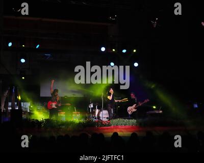 Konzert von Efecto Mariposa. Pride 2022, Fuengirola, Malaga, Spanien. Stockfoto