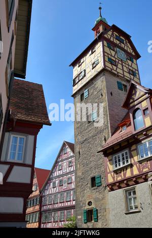 Jose Tower (Josenturm) und Fachwerkhäuser in der mittelalterlichen Stadt Schwabisch Hall, Baden-Württemberg, Deutschland Stockfoto