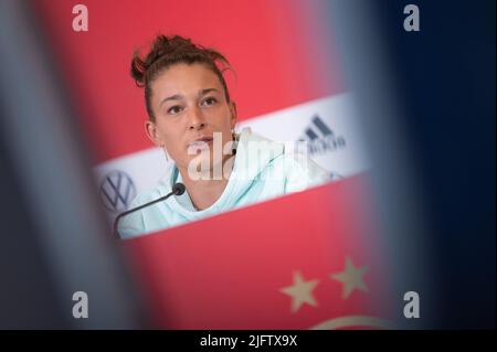 London, Großbritannien. 05.. Juli 2022. Fußball, Nationalmannschaft, Frauen, EM 2022, Pressekonferenz: Felicitas Rauch spricht. Quelle: Sebastian Gollnow/dpa/Alamy Live News Stockfoto