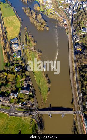 Luftbild, Hochwasser und Überschwemmung der Ruhr an der schwimmenden Brücke Dahlhausen mit Schleuse Dahlhausen im Stadtteil Dahlhausen in Bochum, Ruhrgebiet, N Stockfoto