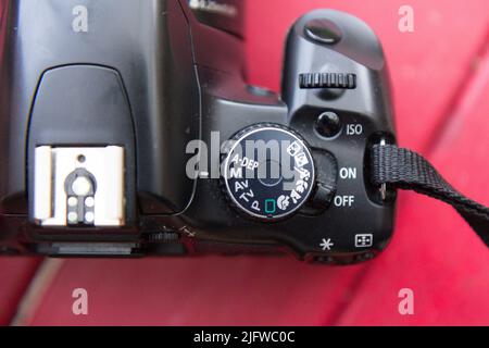 Canon EOS 450D – eine DSLR-Kamera Stockfoto