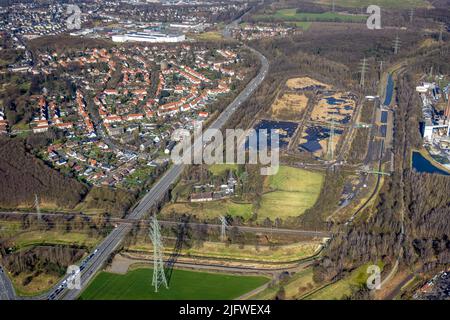 Luftaufnahme, Gartenstadt Welheim Arbeiterwohnsiedlung in der Brauckstraße und ehemaliges Schlammbecken im Stadtteil Welheim in Bottrop, Ruhrgebiet, Nor Stockfoto