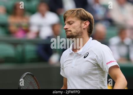 Wimbledon, Großbritannien, 05/07/2022, der Belgier David Goffin, aufgenommen während eines Tennismatches gegen Großbritannien Norrie im Finale 1/8 des Männer-Einzelturniers beim Wimbledon Grand Slam-Tennisturnier 2022 im All England Tennis Club, im Südwesten Londons, Großbritannien, Dienstag, 05. Juli 2022. BELGA FOTO BENOIT DOPPAGNE Stockfoto