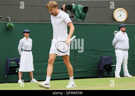 Wimbledon, Großbritannien, 05/07/2022, der Belgier David Goffin, aufgenommen während eines Tennismatches gegen Großbritannien Norrie im Finale 1/8 des Männer-Einzelturniers beim Wimbledon Grand Slam-Tennisturnier 2022 im All England Tennis Club, im Südwesten Londons, Großbritannien, Dienstag, 05. Juli 2022. BELGA FOTO BENOIT DOPPAGNE Stockfoto