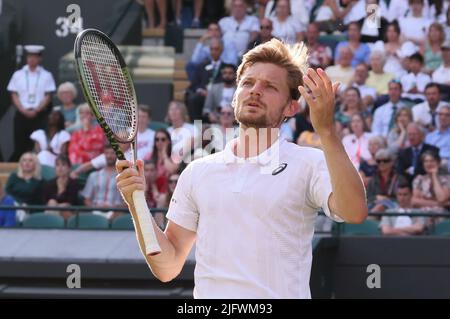 Wimbledon, Großbritannien, 05/07/2022, der Belgier David Goffin reagiert während eines Tennisspiels gegen Großbritannien Norrie im Finale 1/8 des Männer-Einzelturniers beim Wimbledon Grand Slam-Tennisturnier 2022 im All England Tennis Club, im Südwesten von London, Großbritannien, Dienstag, 05. Juli 2022. BELGA FOTO BENOIT DOPPAGNE Stockfoto