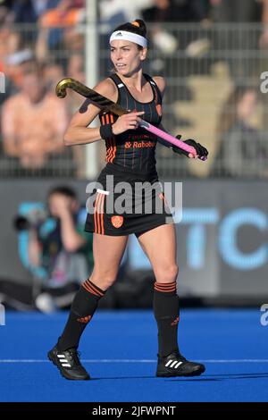 AMSTERDAM - Eva de Goede von den Holländerinnen beim FIH Hockey Women's World Cup 2022 Spiel zwischen Deutschland und den Niederlanden im Wagener Stadion, am 3. Juli 2022 in Amsterdam. ANP | Dutch Height | Gerrit van Keulen Stockfoto