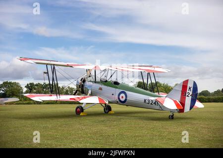 1931 Avro Typ 621 Tutor (K3241) auf der Fly Navy Airshow in Shuttleworth am 3.. Juli 2022 ausgestellt Stockfoto