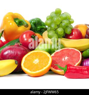 Obst und Gemüse auf einem weißen Hintergrund isoliert Stockfoto