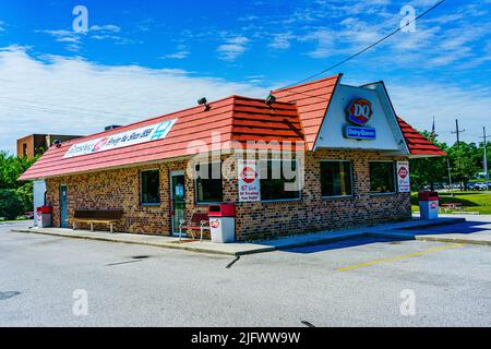 Gettysburg, PA, USA – 3. Juli 2022: Ein Dairy Queen Restaurant ist eine Kette, die Eis, Getränke und Fast-Food-Sandwiches serviert. Stockfoto