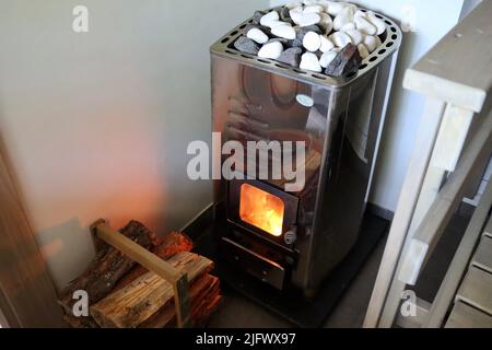 Finnisches Saunabad für Badegäste in Uukuniemi in Ostfinnland Stockfoto