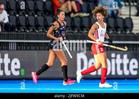 AMSTELVEEN, NIEDERLANDE - 5. JULI: Darcy Bourne von England während des FIH Hockey Women's World Cup 2022 Matches zwischen Neuseeland und England im Wagener Hockey Stadium am 5. Juli 2022 in Amstelveen, Niederlande (Foto von Patrick Goosen/Orange Picles) Stockfoto