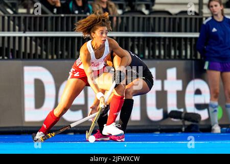 AMSTELVEEN, NIEDERLANDE - 5. JULI: Darcy Bourne von England während des FIH Hockey Women's World Cup 2022 Matches zwischen Neuseeland und England im Wagener Hockey Stadium am 5. Juli 2022 in Amstelveen, Niederlande (Foto von Patrick Goosen/Orange Picles) Stockfoto