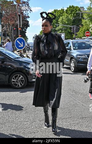 Paris, Frankreich, 5. Juli 2022. Didi Stone nimmt an der Alexandre Vauthier Show während der PFW Haute Couture in Paris, Frankreich, am 5. Juli 2022 Teil. Foto von Julien Reynaud/APS-Medias/ABACAPRESS.COM Stockfoto