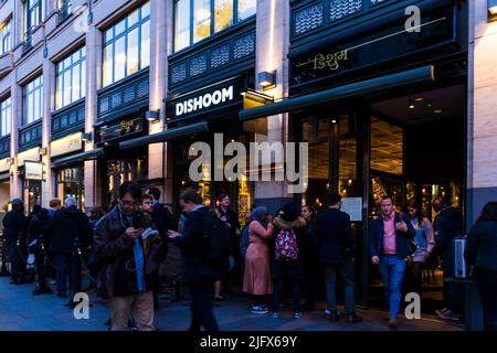 Dishoom, Irani: Restaurant im indischen Stil, Covent Garden. City of Westminster, London, England, Großbritannien, Europa Stockfoto