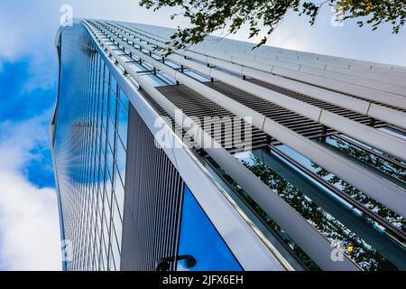 Teilansicht. 20 Fenchurch Street ist ein kommerzieller Wolkenkratzer in London, der seinen Namen von seiner Adresse an der Fenchurch Street in der historischen Stadt hat Stockfoto