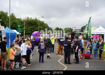 Exeter, Großbritannien - 2022. Juli: Menschenmassen auf der Devon County Show Stockfoto