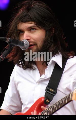 Der schottische Act Biffy Clyro spielt das Download Festival. Die jährliche Veranstaltung findet im Donington Park statt und umfasst nun das Ozzfest. Stockfoto