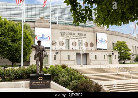 Soldier Field ist die Heimat der Chicago Bears und gehört dem Chicago Park District. Das Stadion bietet Platz für 61.500 Personen für Sport, Konzerte und andere Veranstaltungen. Stockfoto