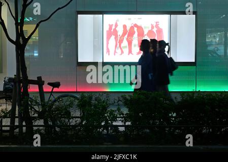 Das weltberühmte Ginza-Viertel in der Dämmerung, Tokyo JP Stockfoto