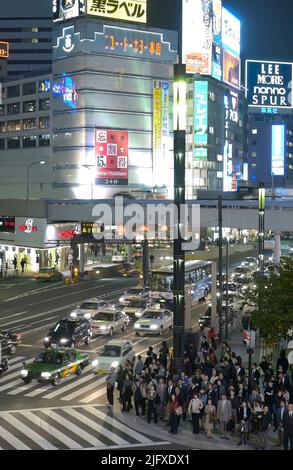 Das weltberühmte Ginza-Viertel in der Dämmerung, Tokyo JP Stockfoto