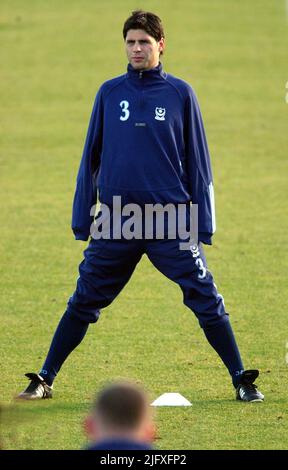 PORTSMOUTH TRAINING 27-01-06 DEJAN STEFANOVIC PIC MIKE WALKER, 2006 Stockfoto