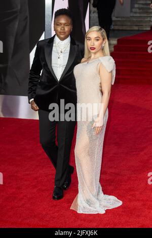 James Bond's "No Time to die"-Weltfilmpremiere in der Royal Albert Hall - Arrivals mit: Nicola Adams, Ella Baig wo: London, Großbritannien Wann: 28 Sep 2021 Credit: Mario Mitsis/WENN Stockfoto