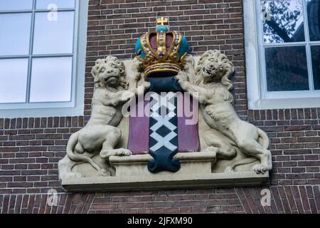 Amsterdam, Niederlande - 22. Juni 2022: Amsterdamer Wappen Stockfoto