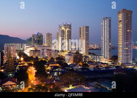 Gurney Drive ist eine beliebte Strandpromenade in Georgetown, Penang, Malaysia. Die Straße ist auch eines der beliebtesten Touristenziele von Penang, berühmt Stockfoto