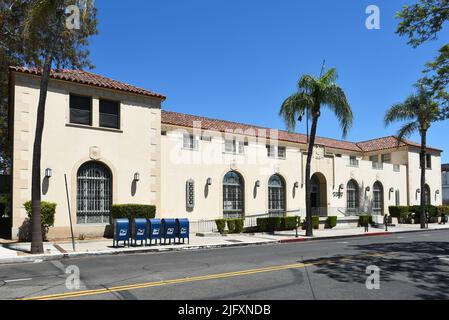 SANTA ANA, KALIFORNIEN - 4 JUL 2022: Spurgeon Station United States Post Office Building in Downtown Santa Ana. Stockfoto