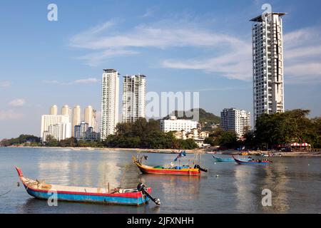 Die Gegend von Tanjung Bungah liegt in der Nähe von Georgetown auf Penang Island, Malaysia. Stockfoto